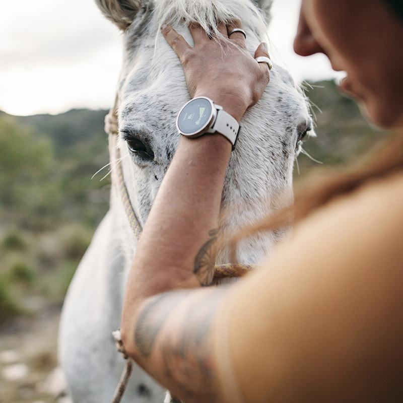 SUUNTO 9 Peak Sports Watch - Birch White Titanium Universal