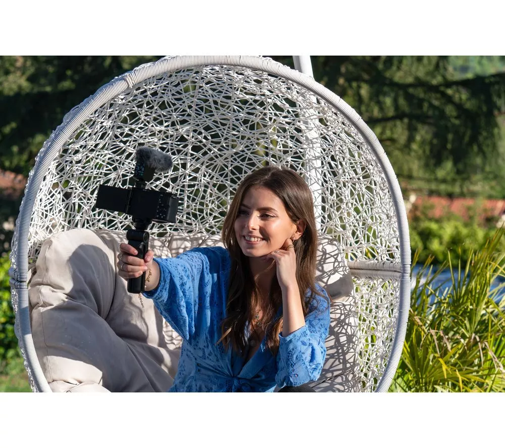 SONY ZV-E10L Mirrorless Vlogging Camera with E PZ 16-50 mm f/3.5-5.6 OSS Lens