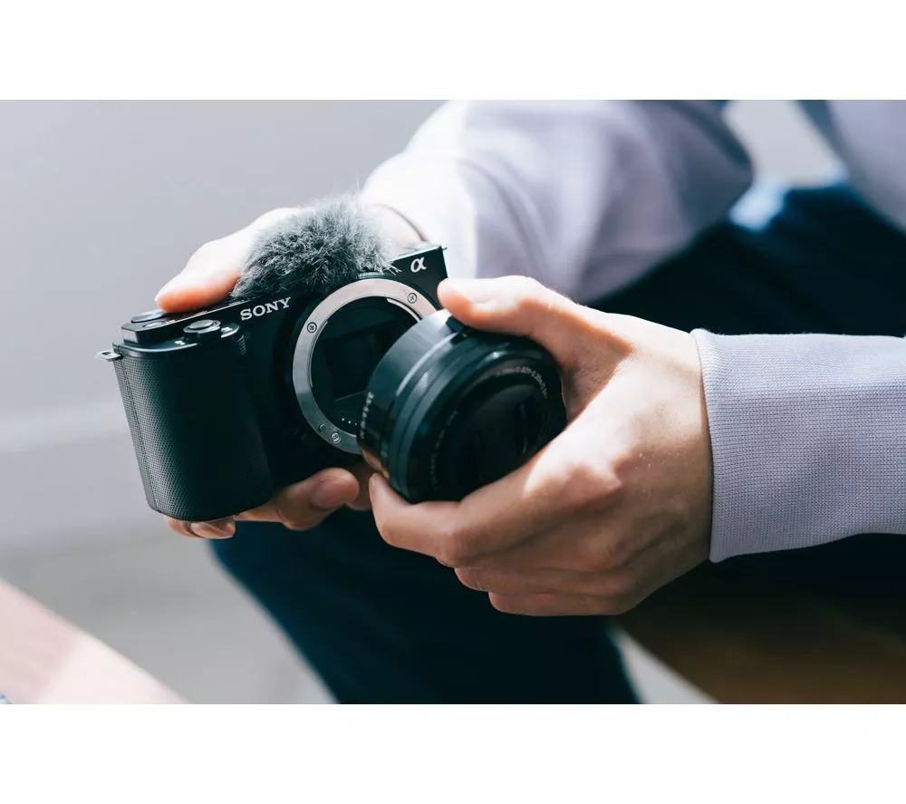 SONY ZV-E10L Mirrorless Vlogging Camera with E PZ 16-50 mm f/3.5-5.6 OSS Lens