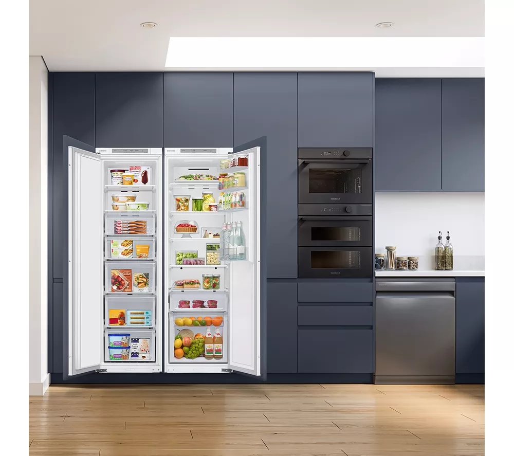 SAMSUNG SpaceMax BRD27600EWW/EU Integrated Tall Fridge - Sliding Hinge