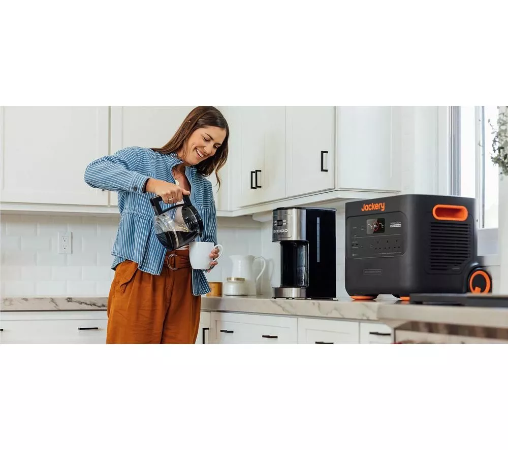 JACKERY Explorer 2000 Plus Portable Power Station