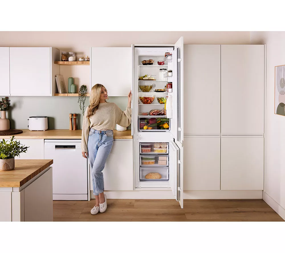 BOSCH Series 2 KIN96NSE0G Integrated 60/40 Fridge Freezer - Sliding Hinge