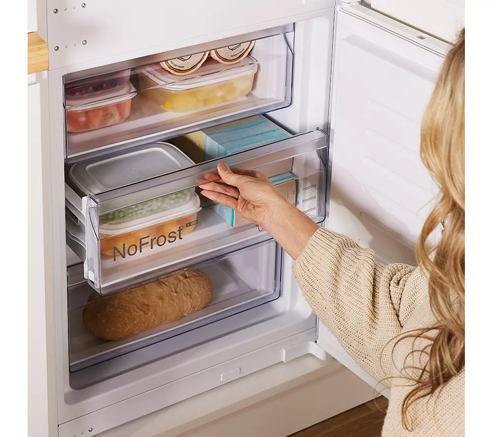 BOSCH Series 2 KIN96NSE0G Integrated 60/40 Fridge Freezer - Sliding Hinge