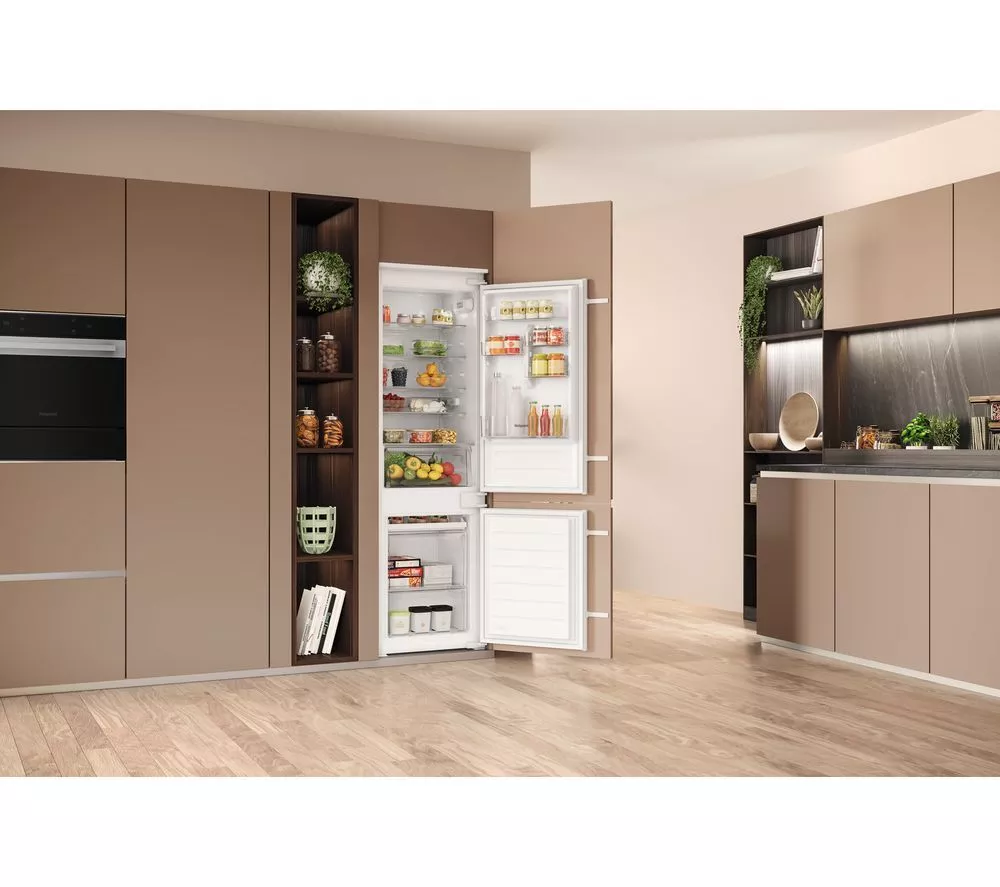 HOTPOINT Low Frost HTC18D011A1 Integrated 70/30 Fridge Freezer - Sliding Hinge - Image 10