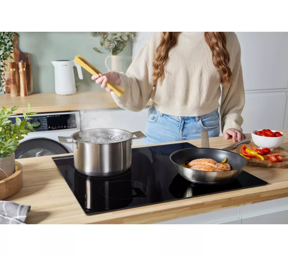BOSCH Series 4 PIE631BB5E 59 cm Electric Induction Hob - Black