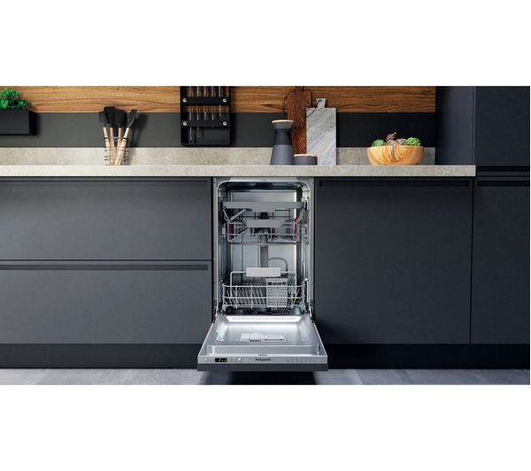 HOTPOINT HSIC 3M19 C UK N Slimline Fully Integrated Dishwasher