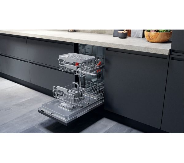 HOTPOINT HSIC 3M19 C UK N Slimline Fully Integrated Dishwasher